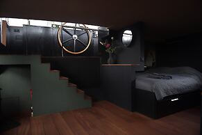 B&B Euphrate Houseboat