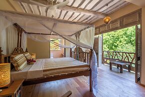 Tombo House