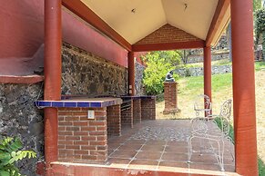 Spacious Cuernavaca House Pool Grill