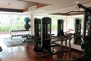 6-17 - 2 Bdr Condo With Balcony and Shared Pool