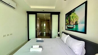 6-17 - 2 Bdr Condo With Balcony and Shared Pool