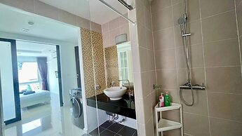 6-17 - 2 Bdr Condo With Balcony and Shared Pool