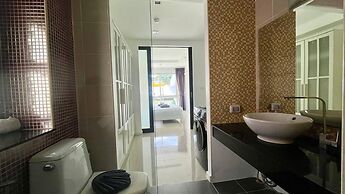 6-17 - 2 Bdr Condo With Balcony and Shared Pool