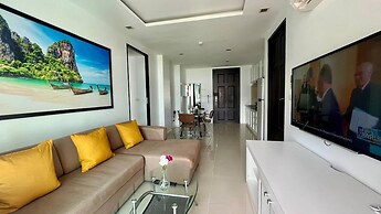 6-17 - 2 Bdr Condo With Balcony and Shared Pool