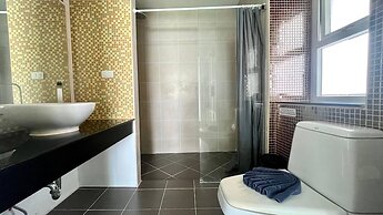 6-17 - 2 Bdr Condo With Balcony and Shared Pool