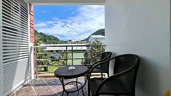 6-17 - 2 Bdr Condo With Balcony and Shared Pool