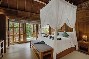 Uddhara Ubud Villa
