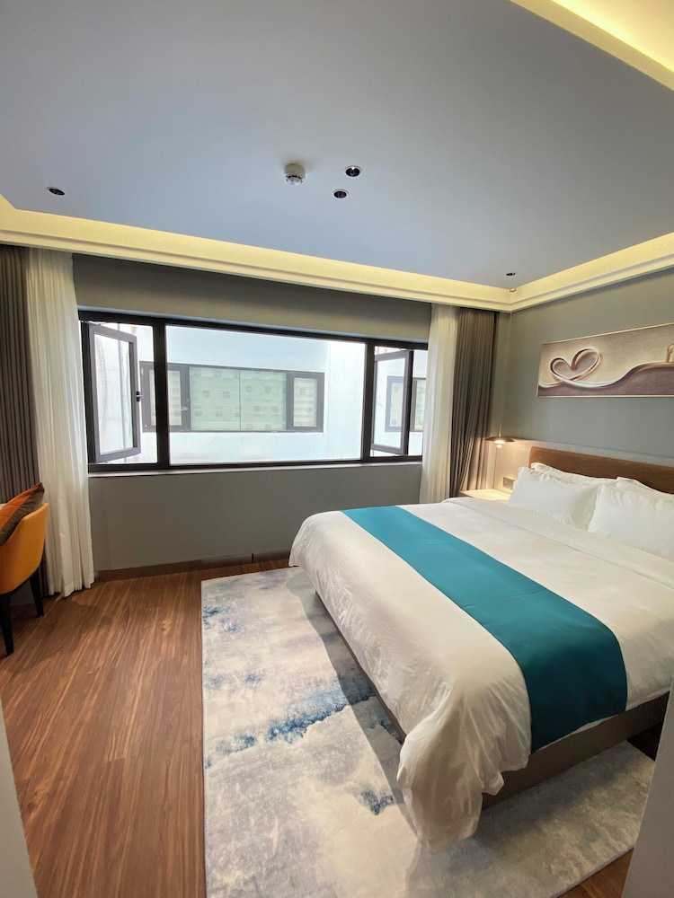 Sally Hotel
