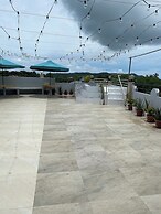 Dantes Hideaway