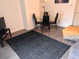 3 Bed-sleeps 5- Garden-pets-parking
