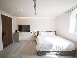 LIVIN Hotel
