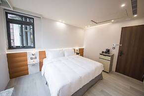 LIVIN Hotel