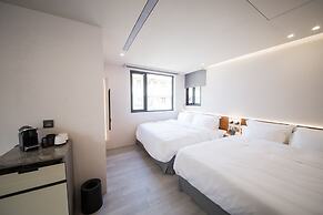 LIVIN Hotel