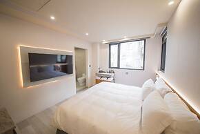 LIVIN Hotel