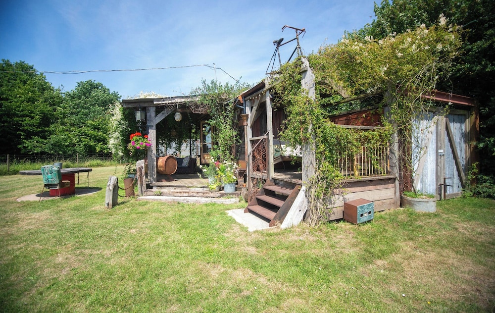 Little Lodge Glamping