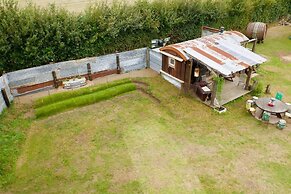 Little Lodge Glamping