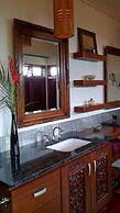 Breezin Villa in Deans