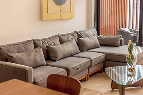 Exclusive 5th Ave Apt with Private Pool