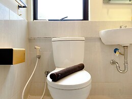 Homey 2Br At Meikarta Apartment