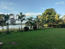 Gagees Lake View Cabana