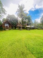 Gagees Lake View Cabana