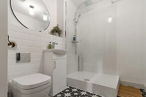 Central 1BD Free Underground Parking