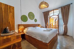 Yulaman Hotel