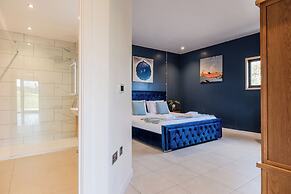 Brick Barn - Luxury Barn by River Avon