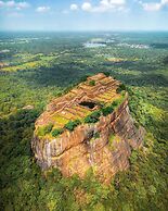 Lake Front Cottage Sigiriya