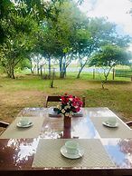 Lake Front Cottage Sigiriya