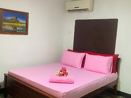 Lake Front Cottage Sigiriya