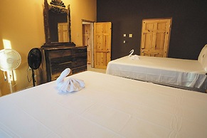 Indigo Beach Villa - Black River