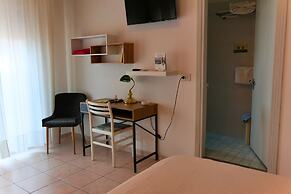 Le Petit Hotel