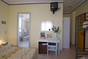 Le Petit Hotel