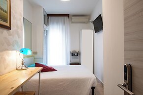Le Petit Hotel