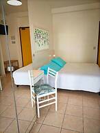 Le Petit Hotel
