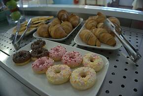 Le Petit Hotel