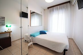 Le Petit Hotel