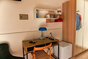 Le Petit Hotel