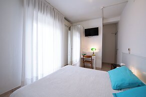 Le Petit Hotel