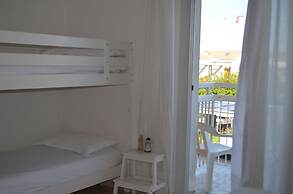 Le Petit Hotel