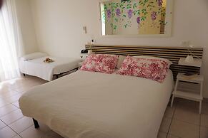 Le Petit Hotel