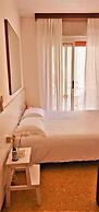 Le Petit Hotel