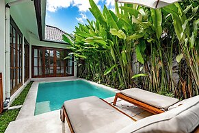 Moonlight EVDEkimi - Stylish 2BR escape with Tropical garden and Pool
