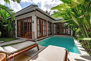 Moonlight EVDEkimi - Stylish 2BR escape with Tropical garden and Pool
