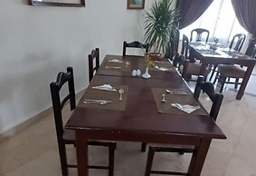 Dolphin Continental Hotel