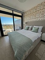 Luxury Apartment in Sunset Cliffs by Leo