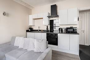 Stunning 2 Bed in Centre of Cheltenham