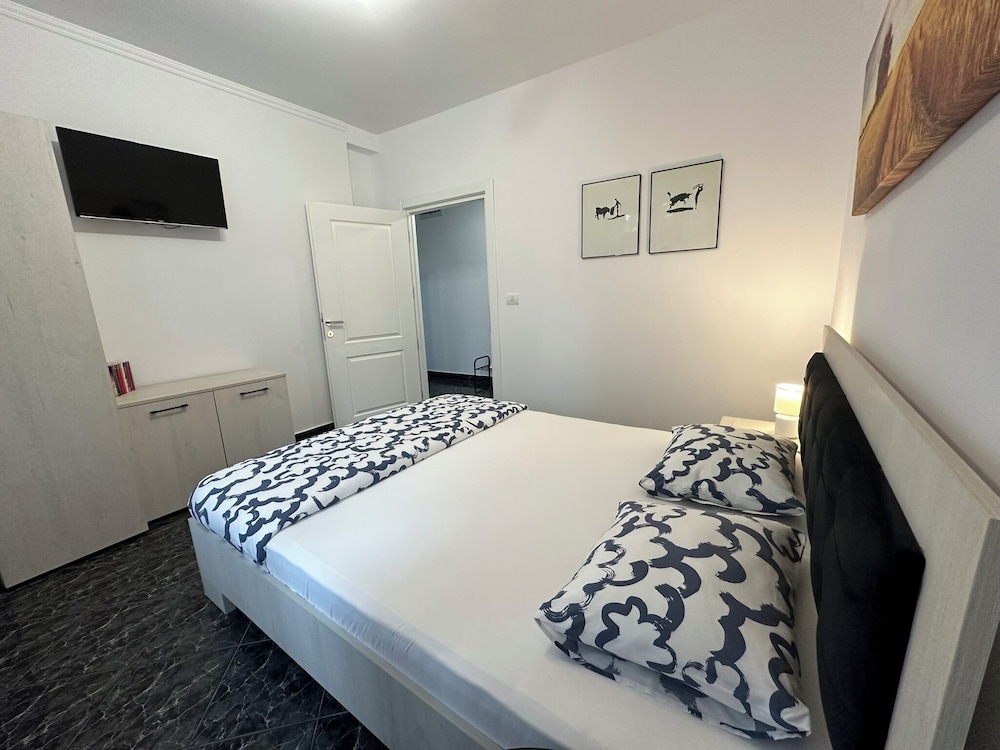 Serenity Apartments and Studios