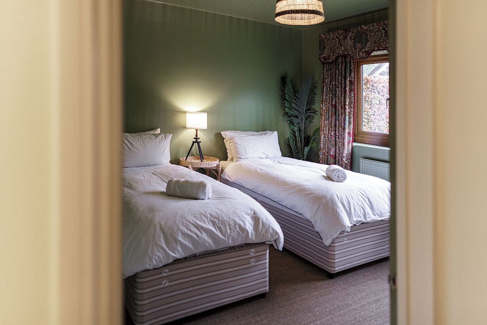 Charming 3BD Cotswolds Family Retreat